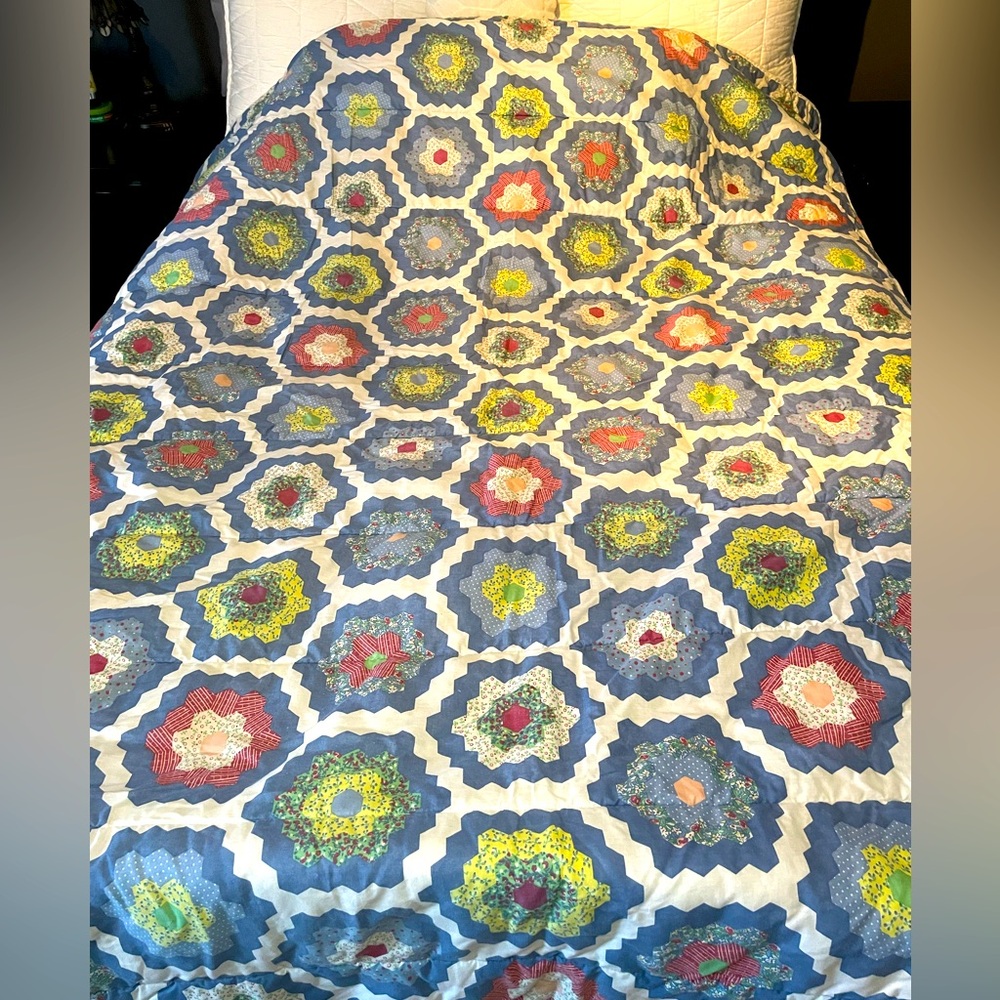 Twin Size Comforter